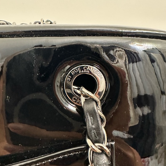 Chanel vintage bowler style bag with authentication card - Picture 7 of 13